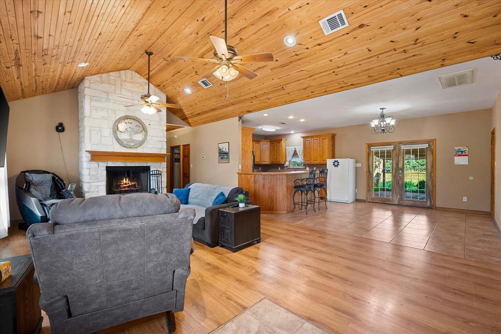 2210 County Road 1076 Property Photo 6