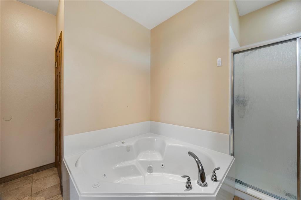 2210 County Road 1076 Property Photo 16