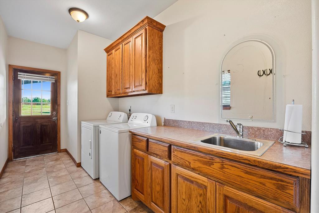 2210 County Road 1076 Property Photo 20