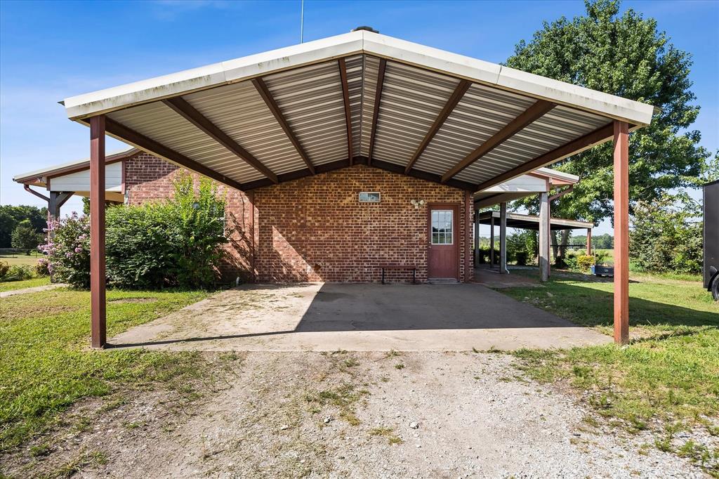 2210 County Road 1076 Property Photo 25