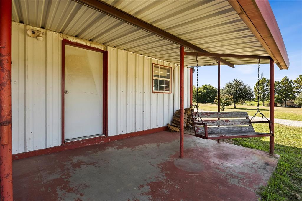 2210 County Road 1076 Property Photo 26