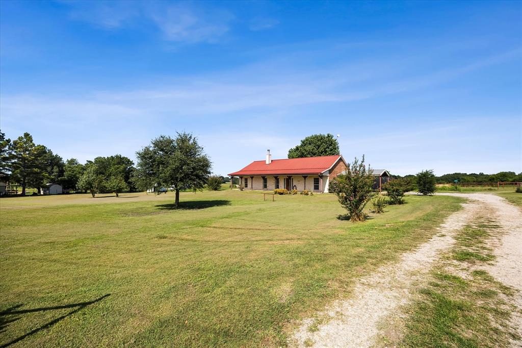 2210 County Road 1076 Property Photo 38