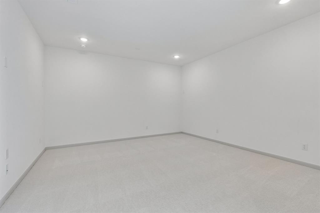 6982 Claystone Drive Property Photo 15