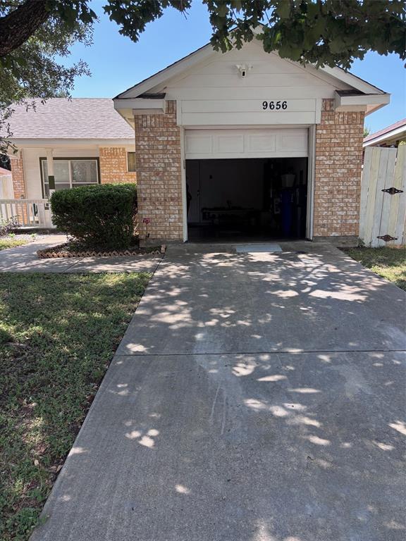9656 Stonewood Drive Property Photo 1