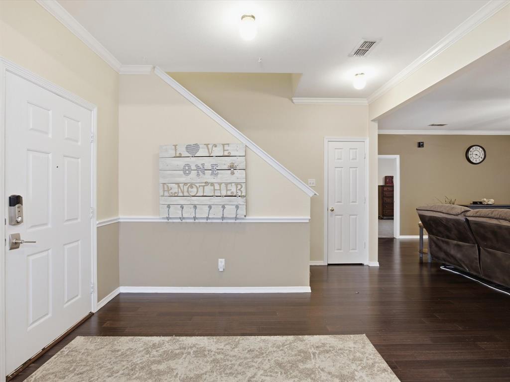 5004 Vaquero Drive Property Photo 5