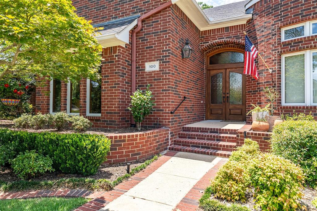 100 Red Oak Property Photo 6