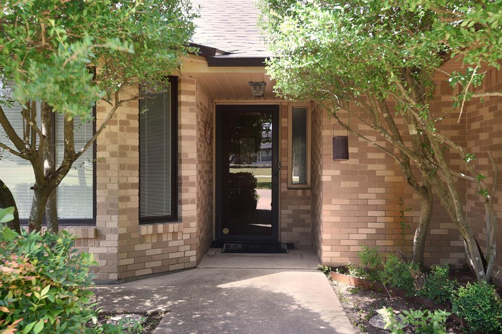 1027 Sherman Drive Property Photo 3