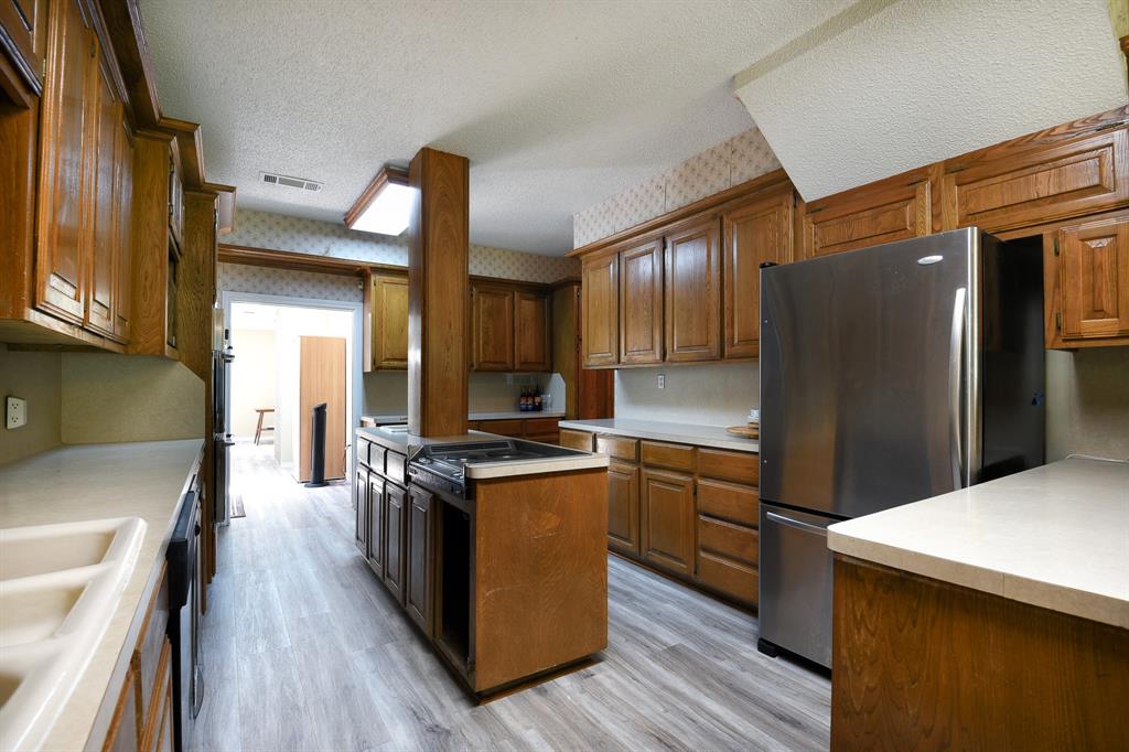 1027 Sherman Drive Property Photo 11
