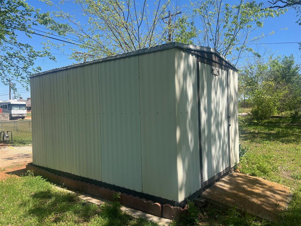 1305 Hillcrest Drive Property Photo 18