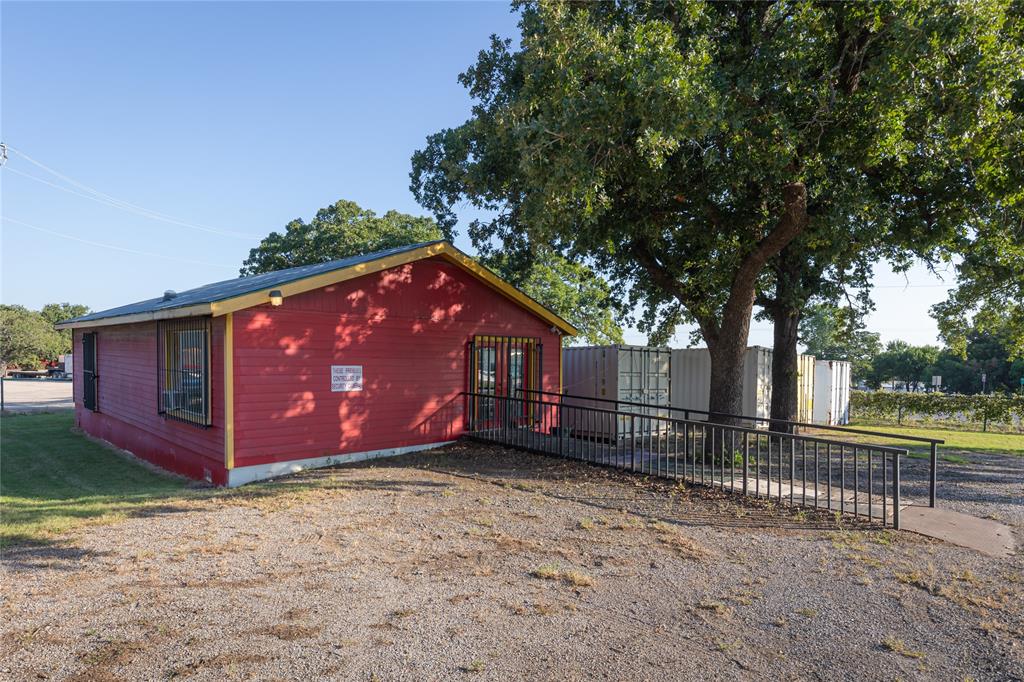 2520 E Highway 199 Property Photo 9