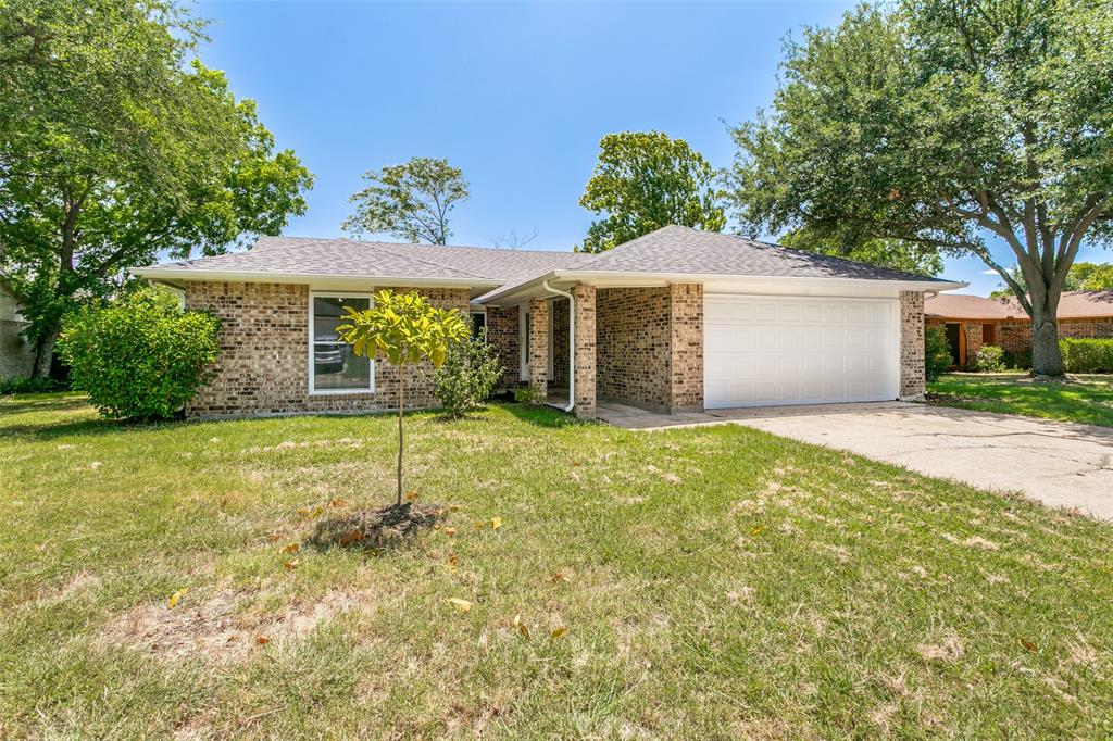 421 Goldfinch Drive Property Photo 1