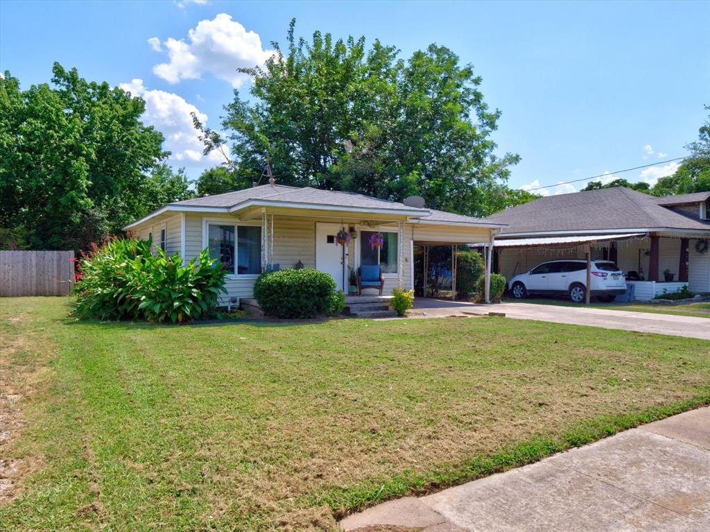 626 E South Street Property Photo 5