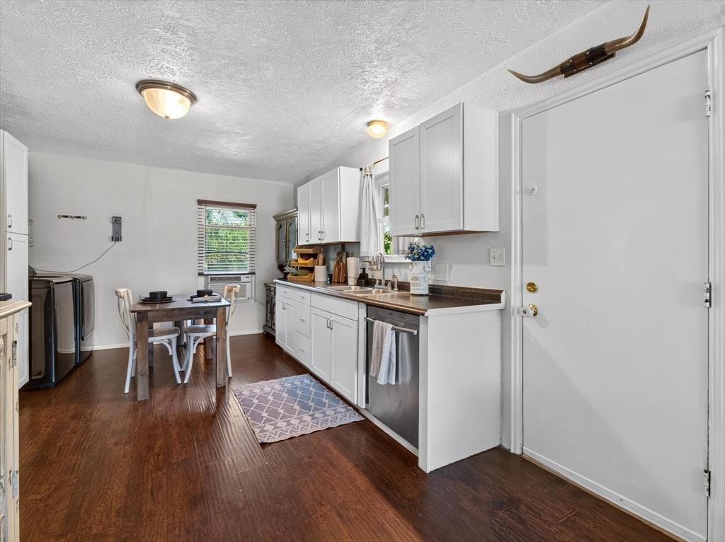626 E South Street Property Photo 6