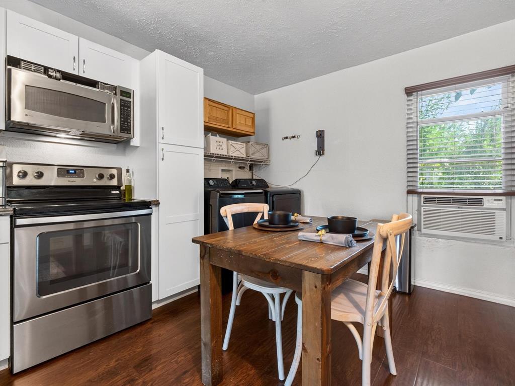 626 E South Street Property Photo 8
