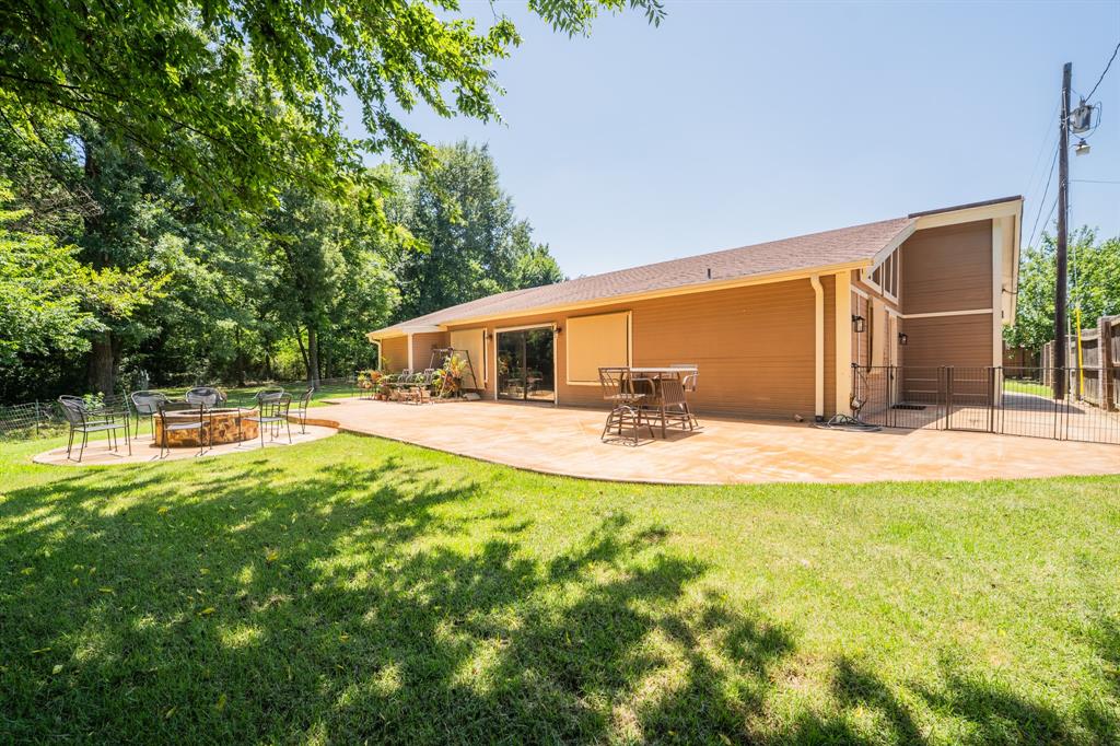 1200 Melony Drive B Property Photo 1