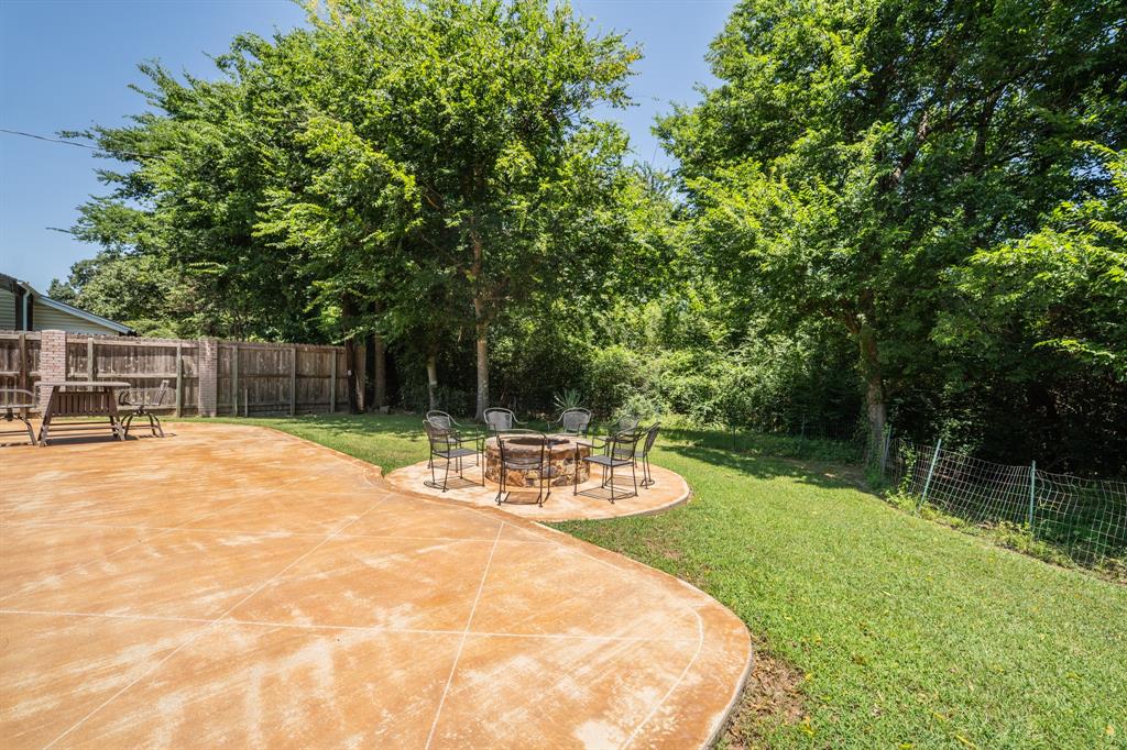 1200 Melony Drive B Property Photo 5