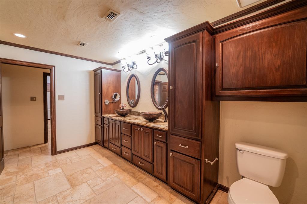 1200 Melony Drive B Property Photo 16
