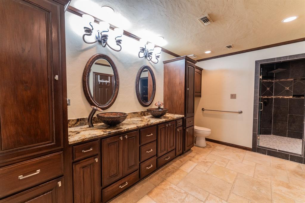 1200 Melony Drive B Property Photo 20
