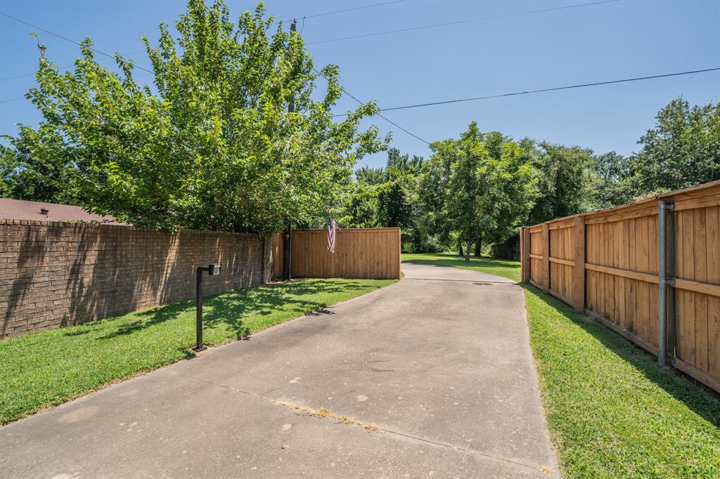 1200 Melony Drive B Property Photo 34