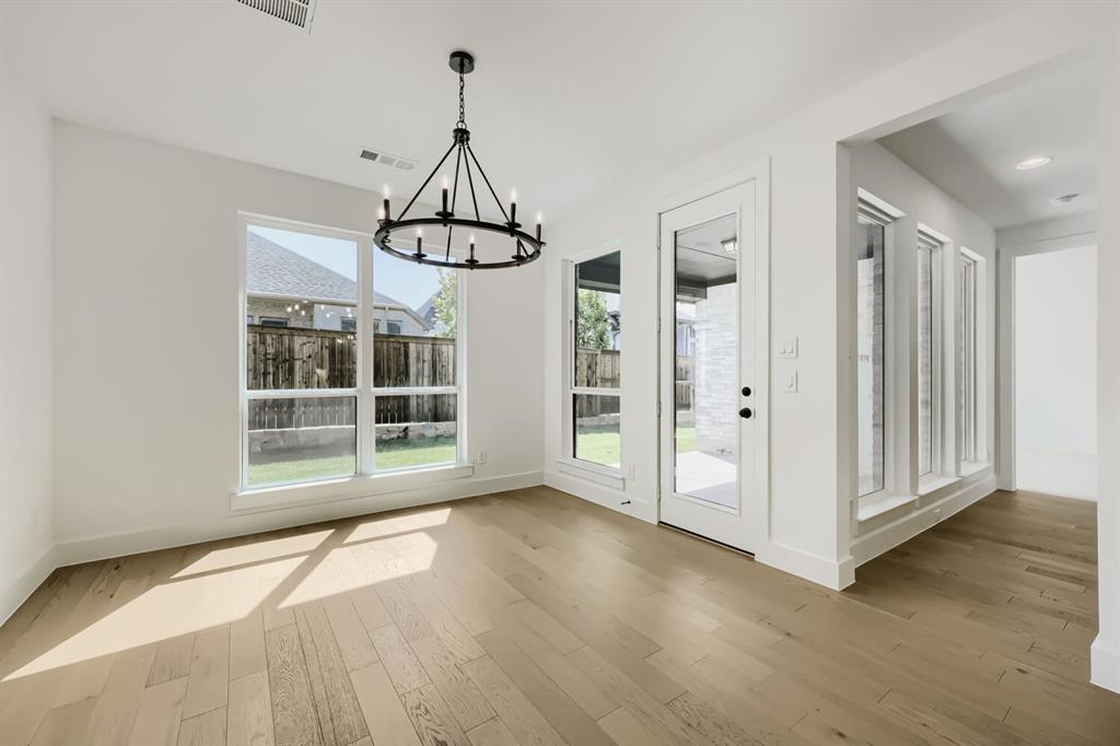 1813 Flowerfield Lane Property Photo 3