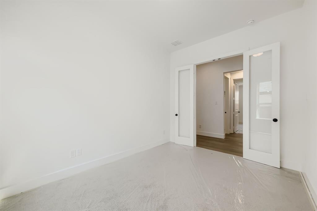 1813 Flowerfield Lane Property Photo 8