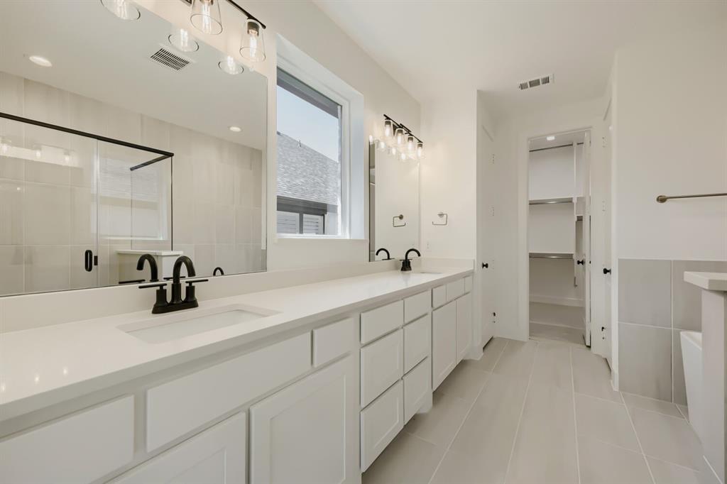 1813 Flowerfield Lane Property Photo 15