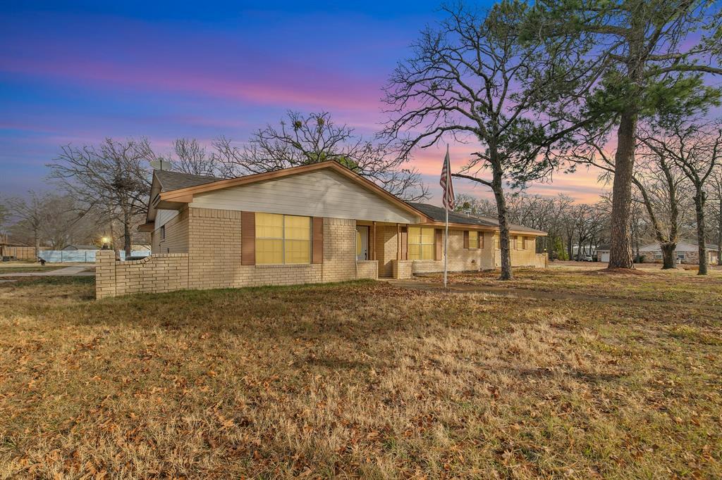402 Baseline Road Property Photo 1