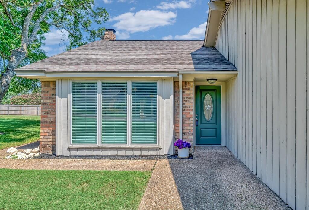 56 Sugar Creek Place Property Photo 2