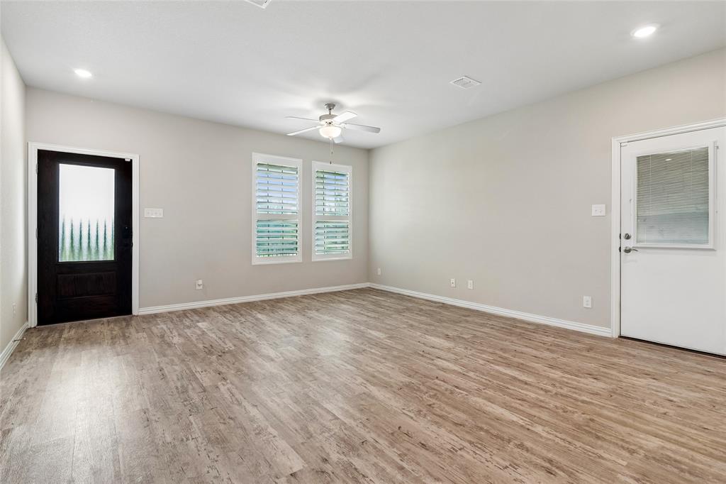 7526 Ezra Mews Property Photo 5