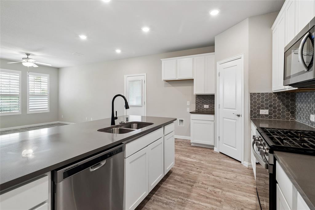7526 Ezra Mews Property Photo 14