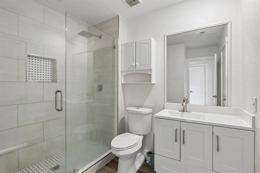 2400 Jupiter Road 6 Property Photo 17