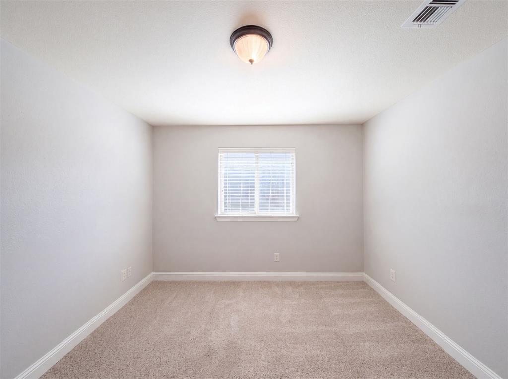 3032 Laguna Drive Property Photo 4