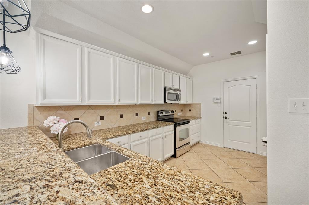 2661 Jacobson Drive Property Photo 5