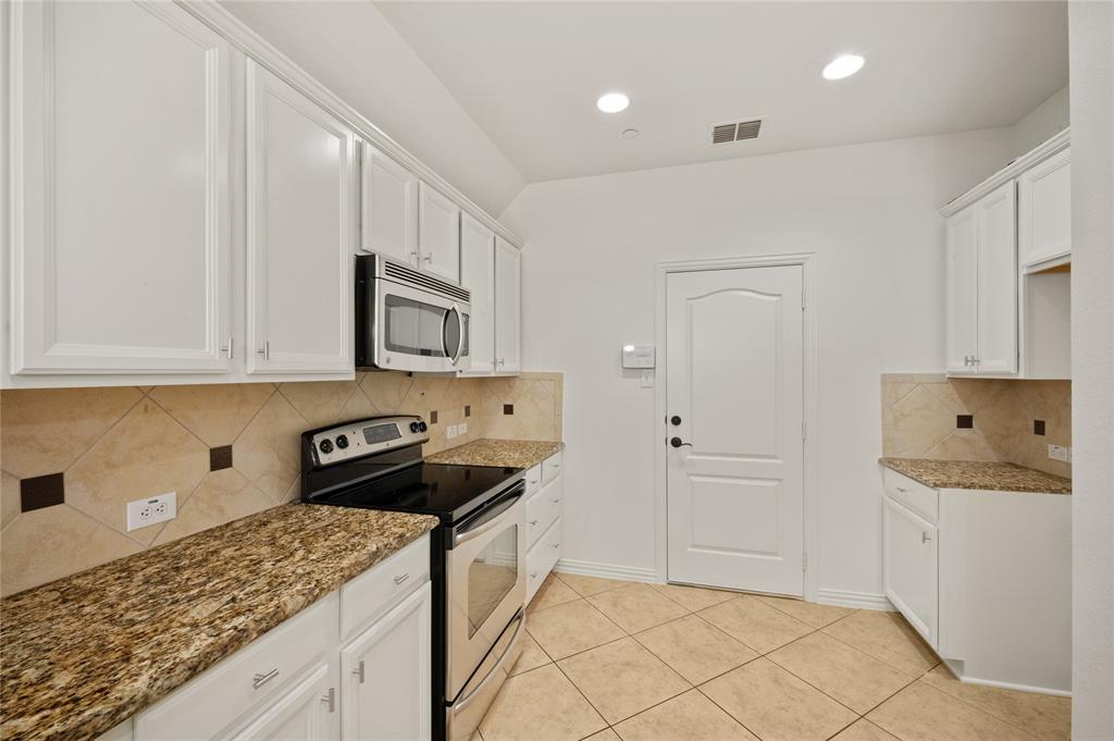 2661 Jacobson Drive Property Photo 8