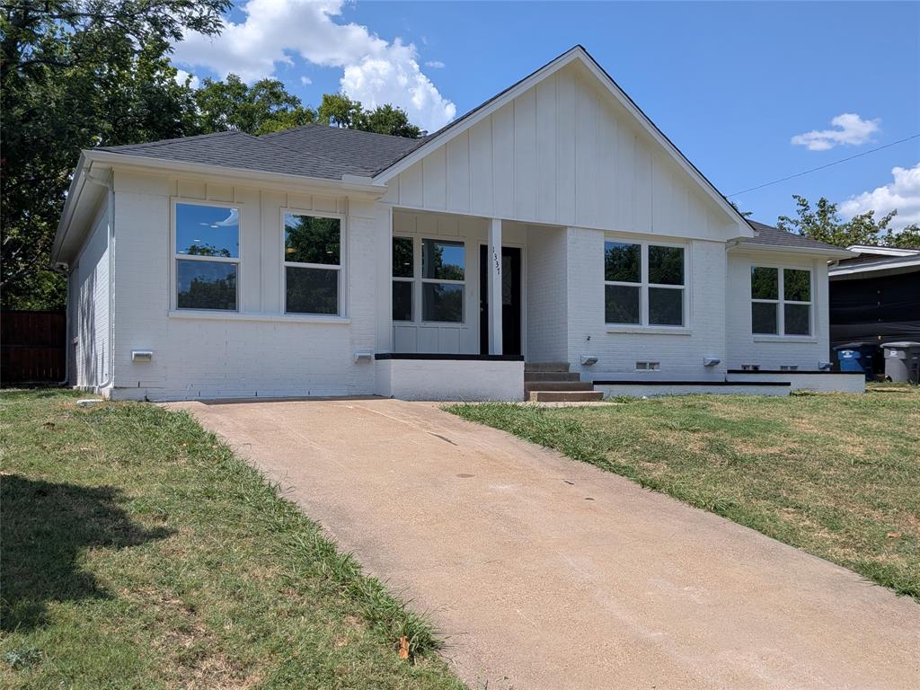 1337 Adelaide Drive Property Photo 1