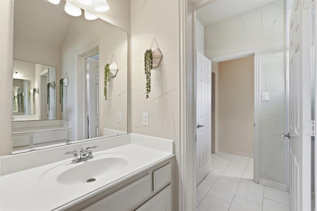 8208 Barrymoore Lane Property Photo 25