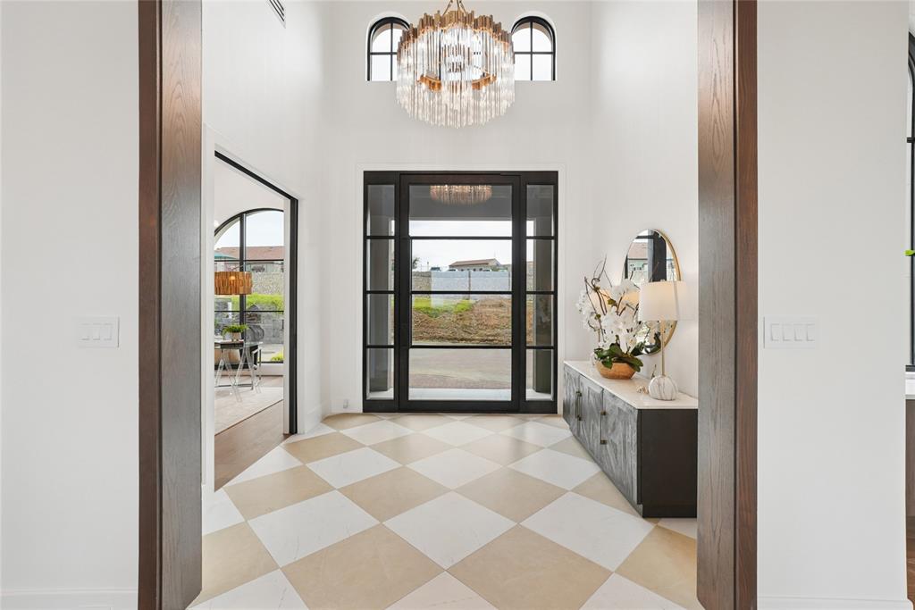 60 Cardona Property Photo 3