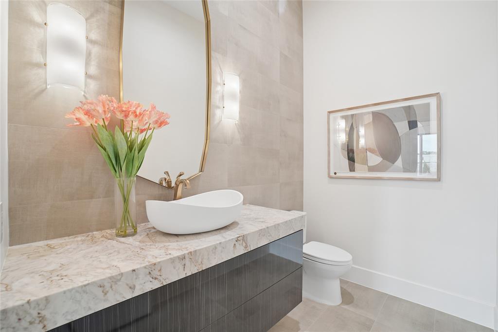 60 Cardona Property Photo 16