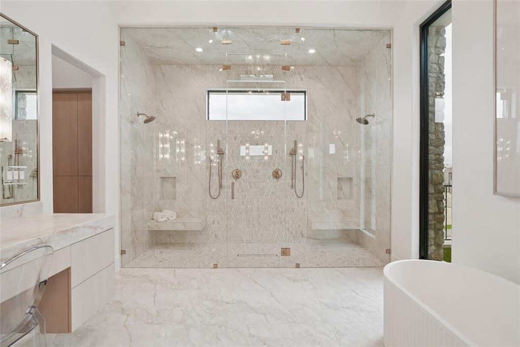 60 Cardona Property Photo 18