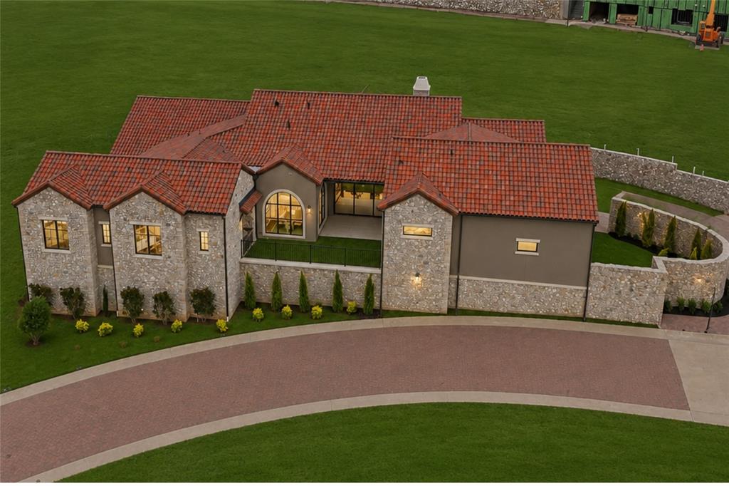 60 Cardona Property Photo 35