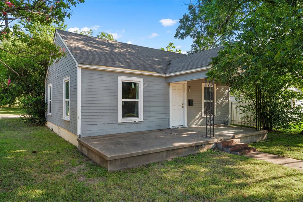 2225 Mitchell Avenue Property Photo 2