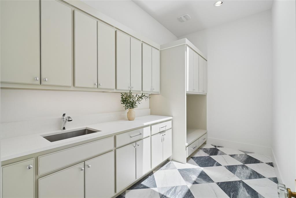 6923 Robin Road Property Photo 27