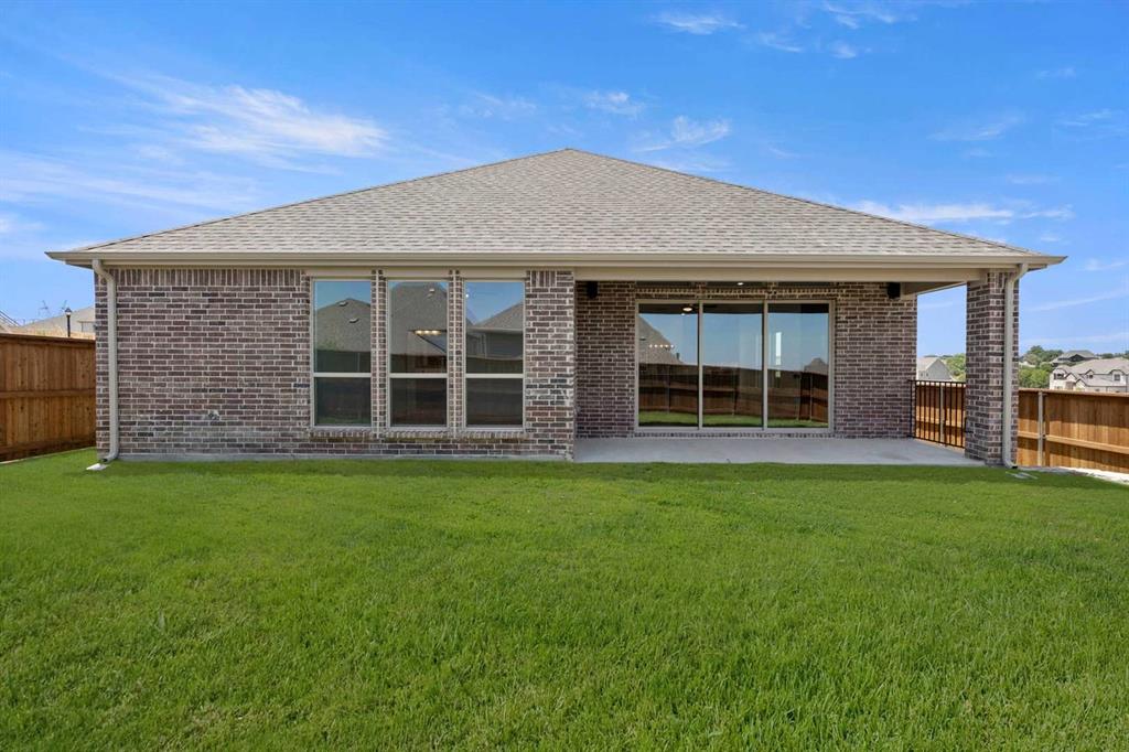1227 Stone Cliff Drive Property Photo 7