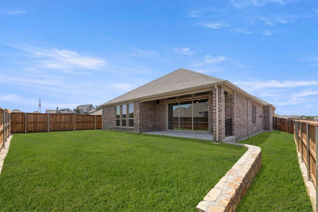 1227 Stone Cliff Drive Property Photo 8
