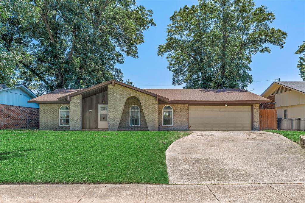 3911 Parkway Drive Property Photo 1