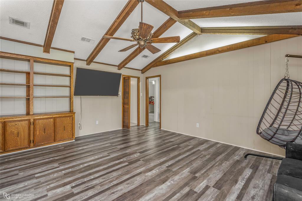 3911 Parkway Drive Property Photo 5