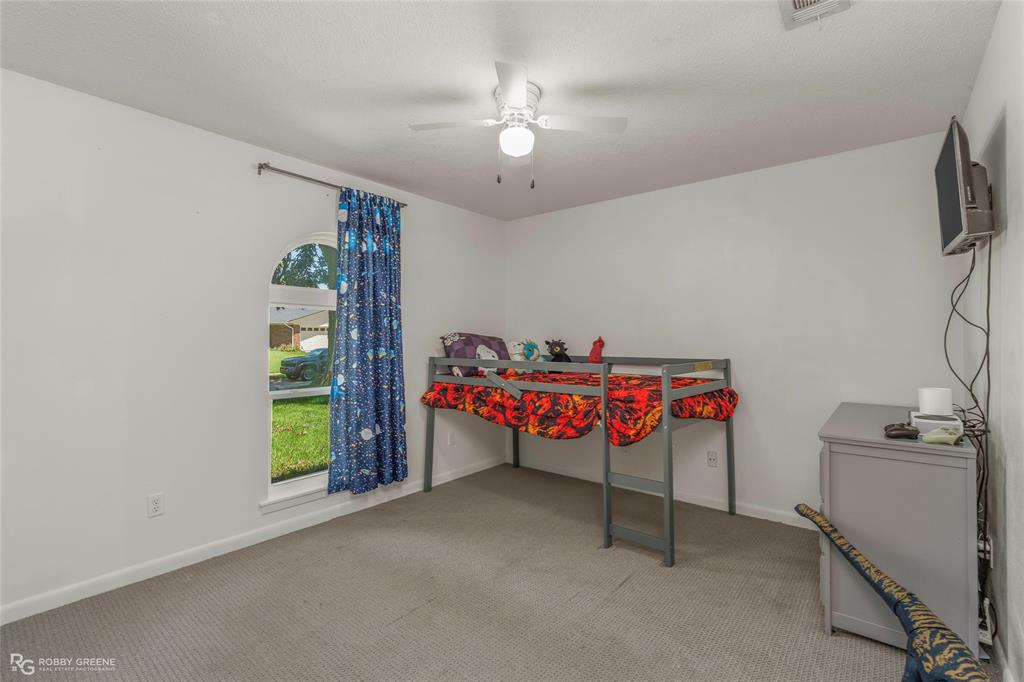 3911 Parkway Drive Property Photo 12