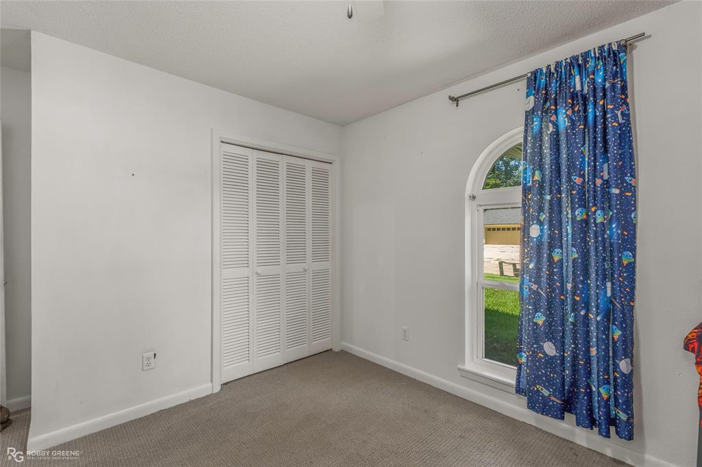 3911 Parkway Drive Property Photo 13