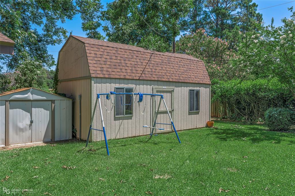 3911 Parkway Drive Property Photo 24