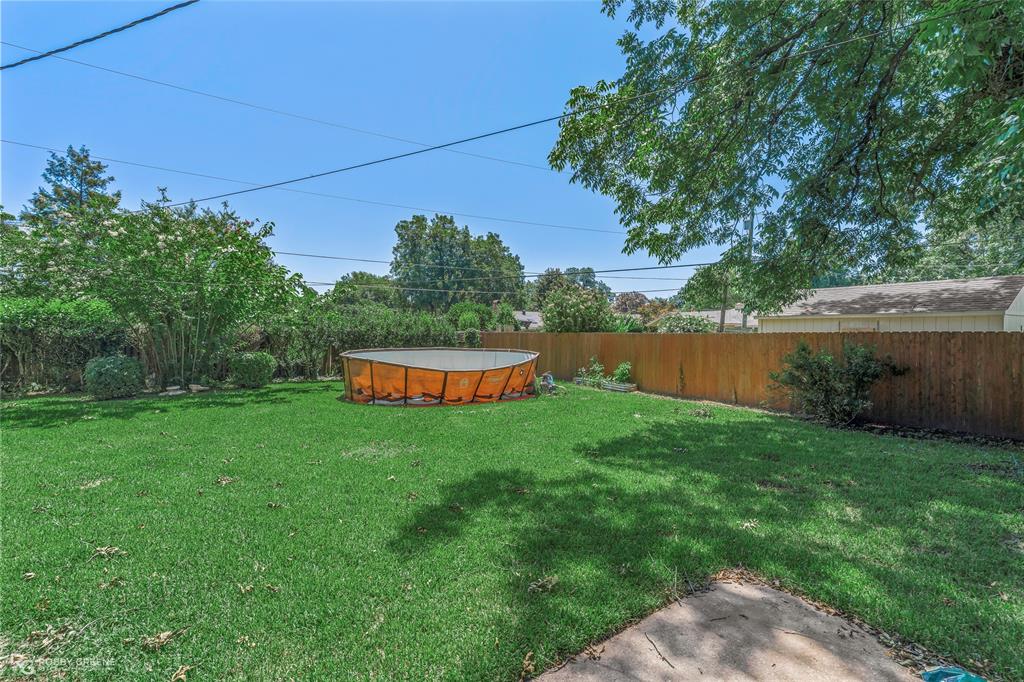 3911 Parkway Drive Property Photo 25